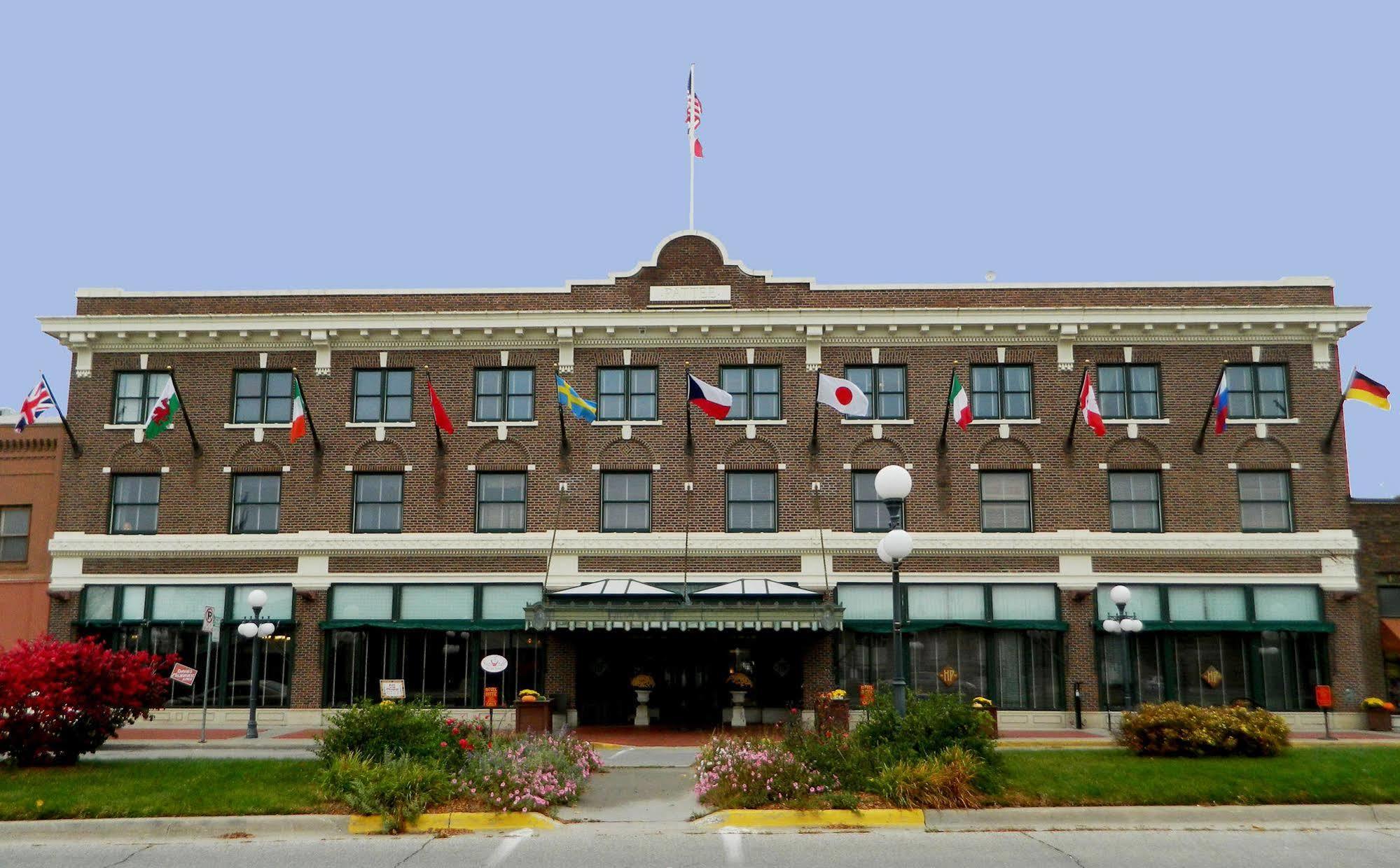 Perry Hotel Pattee מראה חיצוני תמונה